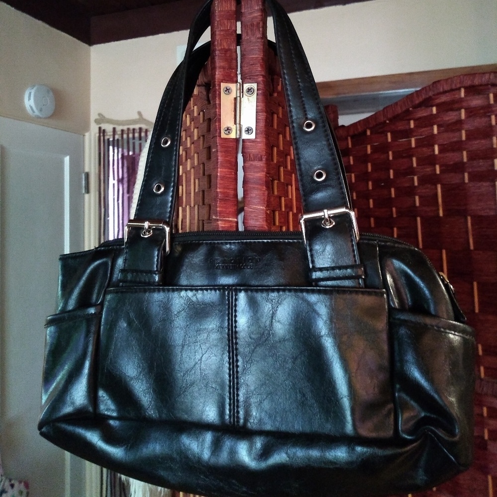 Kenneth cole
